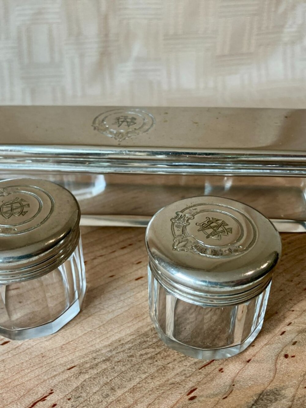 Vintage Silverplate Vanity Set w/ Scottish Buckle Crest and Monogram - Picture 3 of 14
